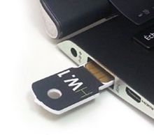Datei:Legacy/2e76c56b91ac895f-220px-Btchip dongle.jpg